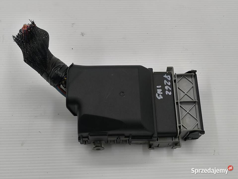 SKRZYNKA BEZPIECZNIKÓW OPEL INSIGNIA A 20CDTI