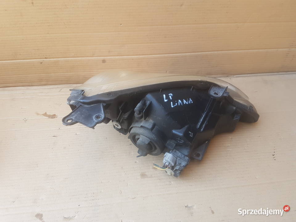Suzuki Liana lampa reflektor przedni lampy przód