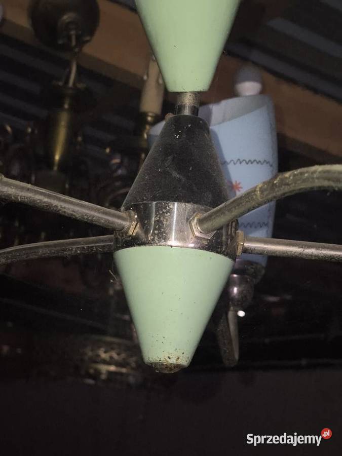 Żyrandol okres PRL Chorzew