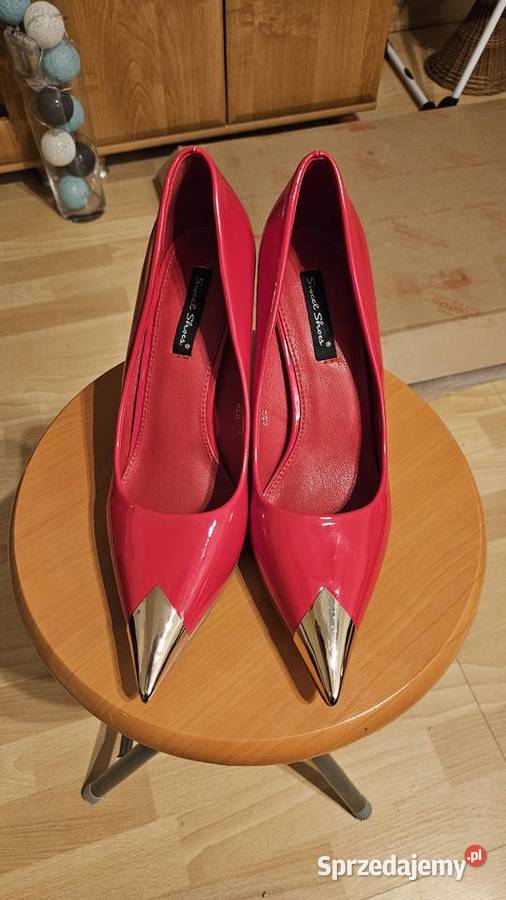 Szpilki 39 czerwone lakierki złote czubki nowe Czółenka zachodniopomorskie Szczecin