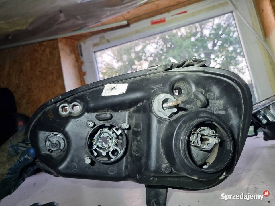 VW Golf V 5 Lampa z Ringami Junyan Prawa Skawina sprzedam