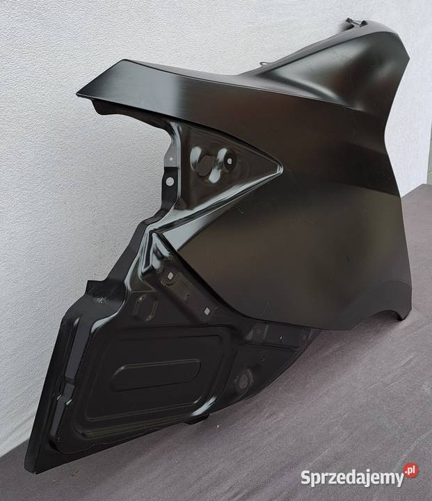 Błotnik tylny prawy Toyota Corolla E16 Sedan Mielęcin