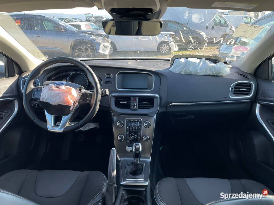 VOLVO V40 16 T2 120 Momentum Effektiv Line DQ275 V40 Gdańsk