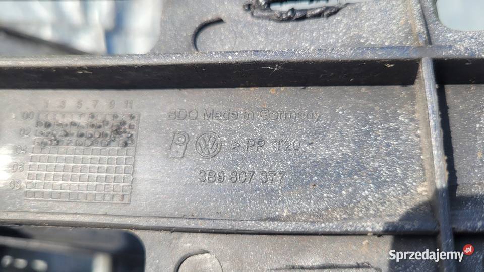 LEWY PRAWY ŚLIZG ZDERZAKA TYŁ PASSAT B5 KOMBI FL śląskie Ruda Śląska