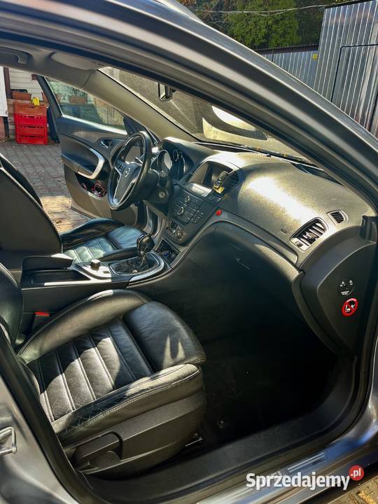 Opel insignia z fajnym wyposażeniem Ząbki