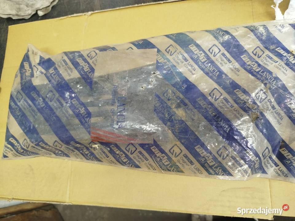 Wlot powietrza boczny Fiat 126p FLEL