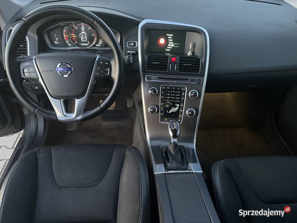 XC60 24 D4 Momentum AWD 190 aut krajowy 190KM śląskie Paniówki sprzedam