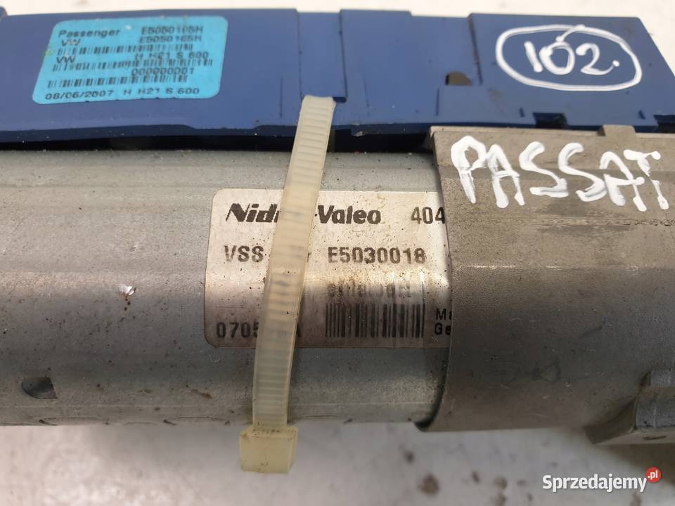 VW Passat B6 KOMBI SIŁOWNIK KLAPY prawy