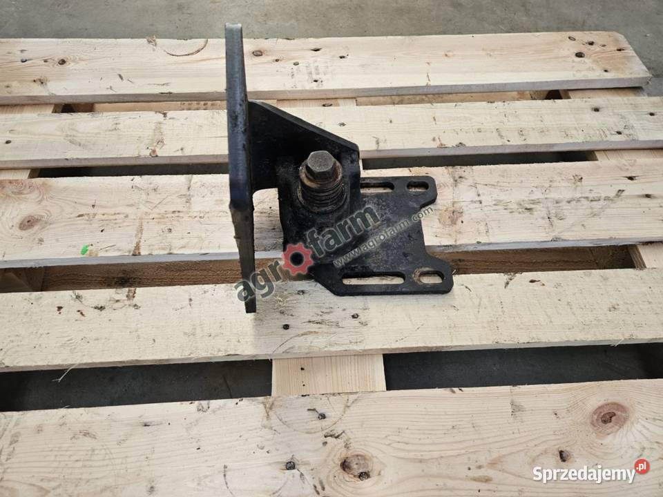Uchwyt błotnika LH Valtra N111 N121 N141 Byków sprzedam