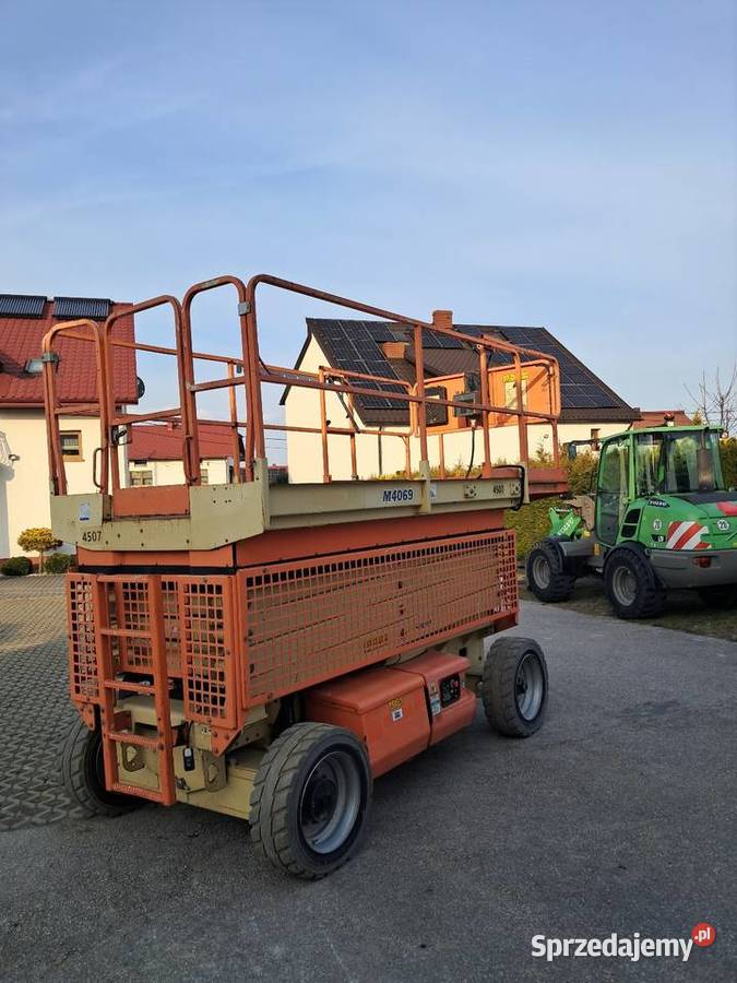 Zwyżkę nożycową JLG M4069 świętokrzyskie Łagów