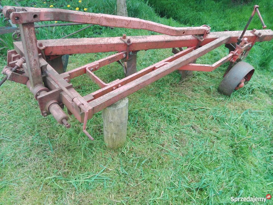 Pług ruski czteroskibowy zagonowy Żuchlów