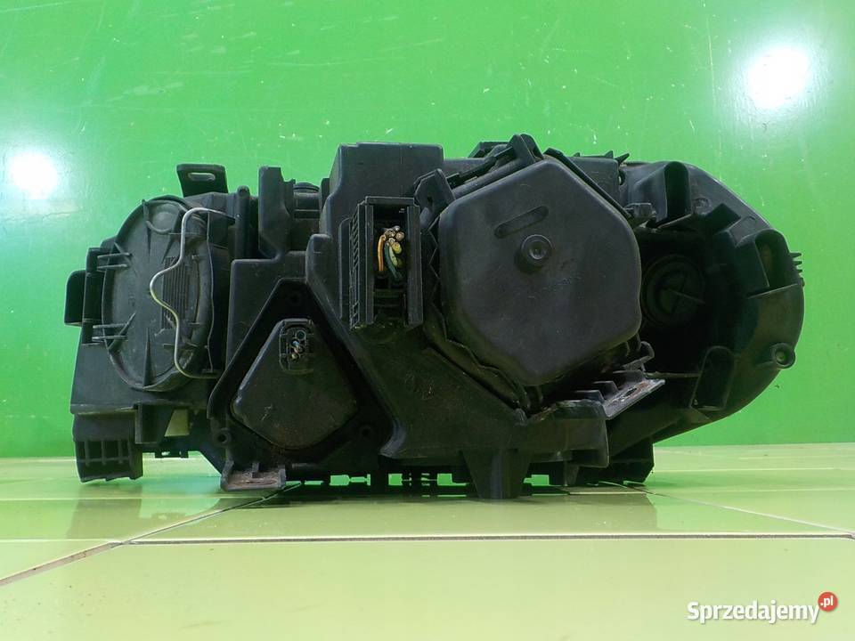 BMW X3 E83 30 B 04r 5D XENON lampa prawa przod mazowieckie Suków