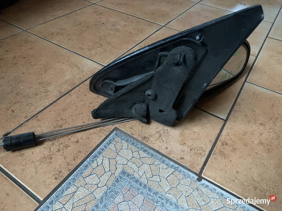 lusterko prawe Ford Focus MK1 białe 015475 Karoseria Margonin