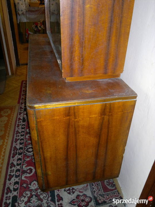 Kredenskomoda z nadstawką