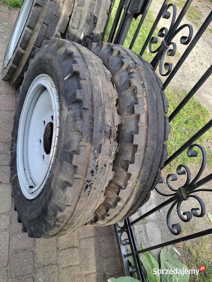 Przyczepa rolnicza koła 900 R20 750R20 nieuszkodzony