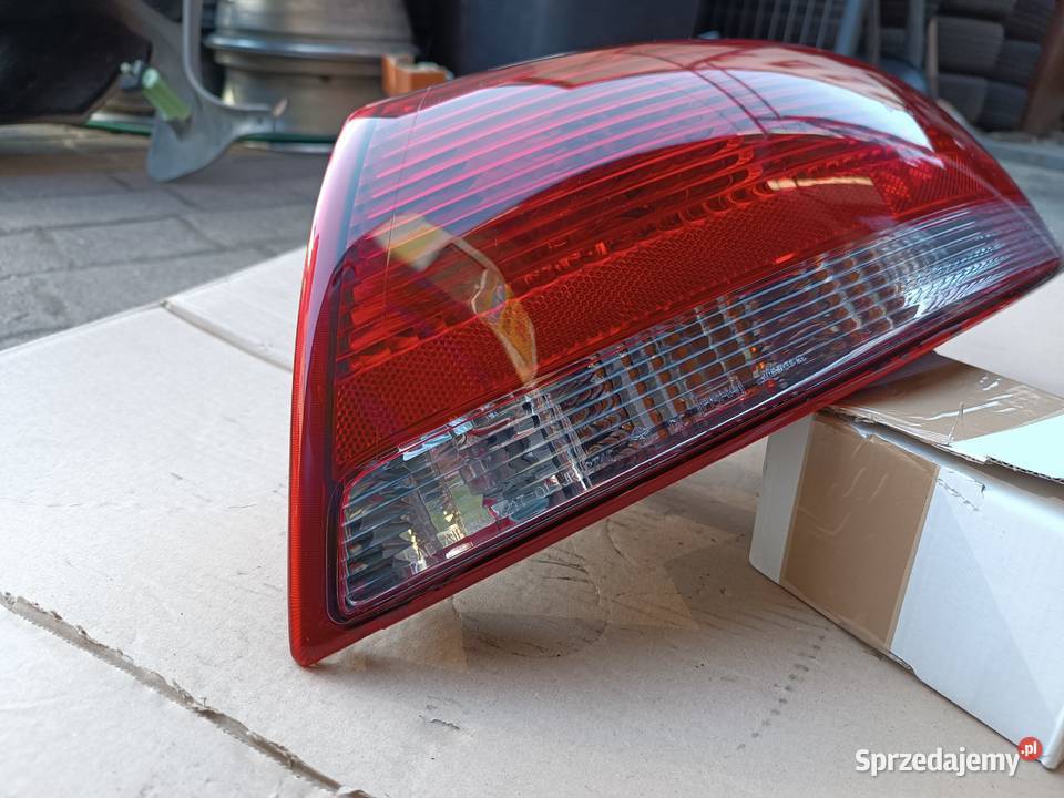 Chrysler Sebring 2 II 0103 Lampa prawy tył Rok produkcji 2002 Częstochowa