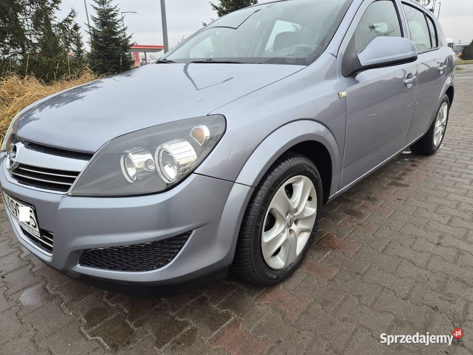Opel Astra 14 2010 ECOTEC 5Dzwiowy Salon Legnica sprzedam