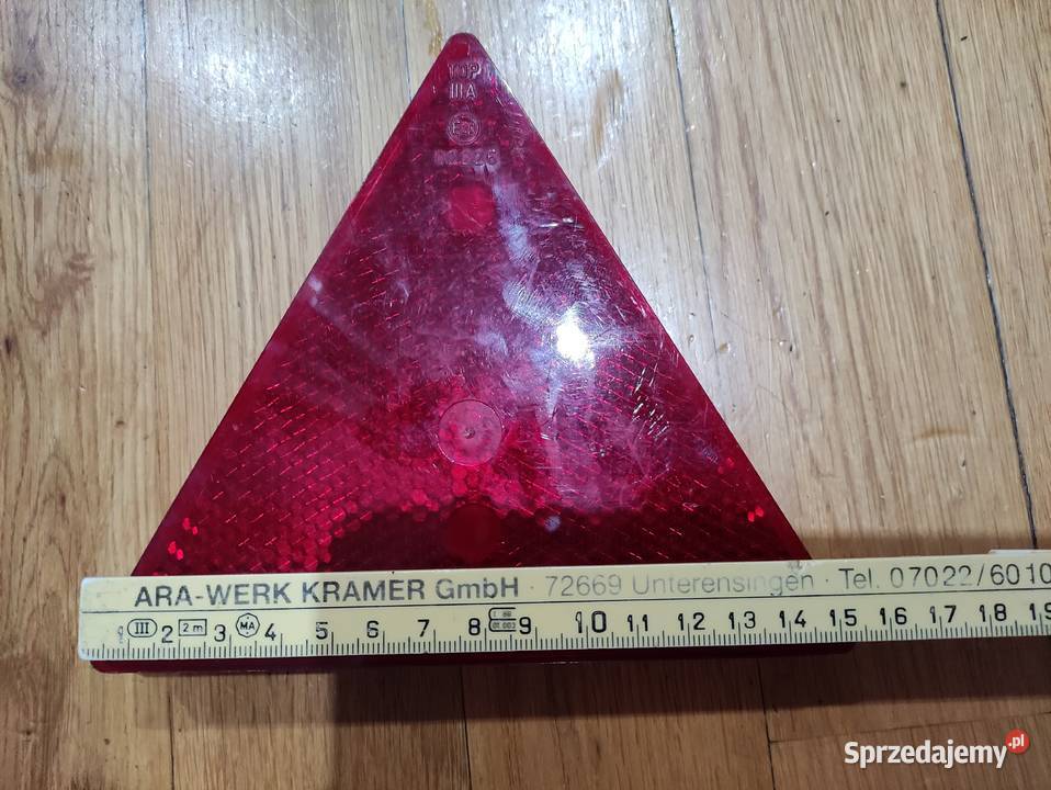 Trójkąty i lampa Przeworno