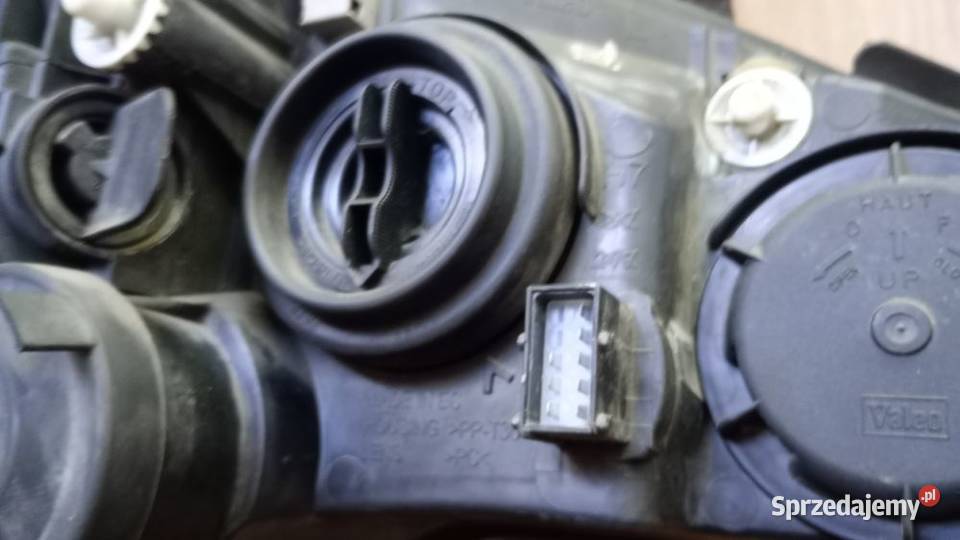 Lampa lewa przednia przód Opel Corsa C Valeo Oświetlenie Oleśnica