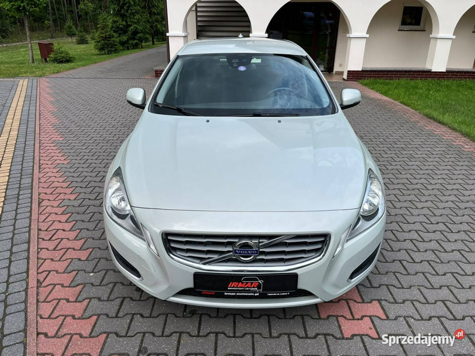 Volvo V60 T4 benzyna 180 Automat Podgrzewane benzyna Lipówki