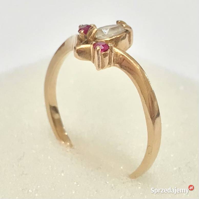 Złoty pierścionek 14K 585 z ametystami i Warszawa