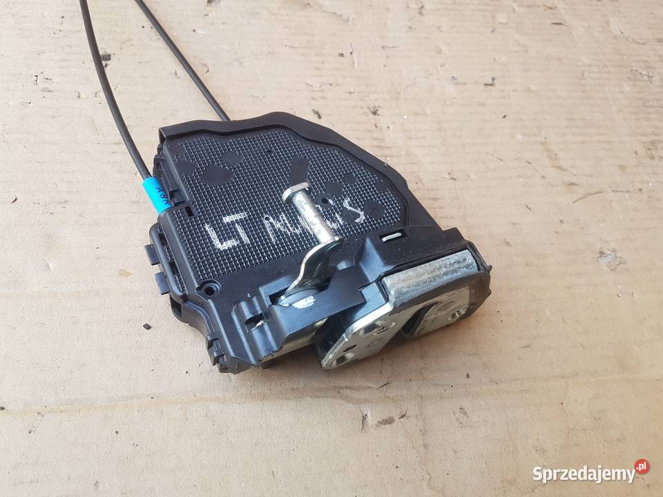 Toyota Auris II E18 zamek zamki drzwi europa 4