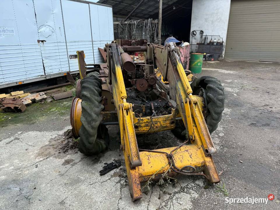 Koparkoładowarka JCB 4CX spaleniu kabiny na Gotkowice