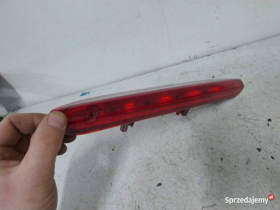 TRZECIE ŚWIATŁO STOP PEUGEOT 208 sprzedam