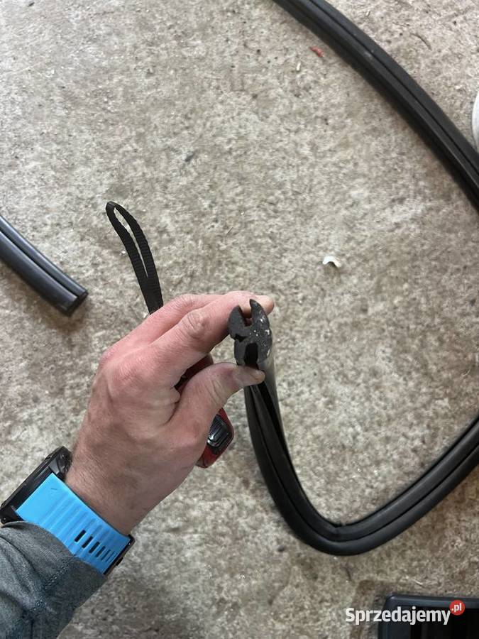 Uszczelka szyby bocznej Mercedes MB 100 Rok produkcji 1989 Płock