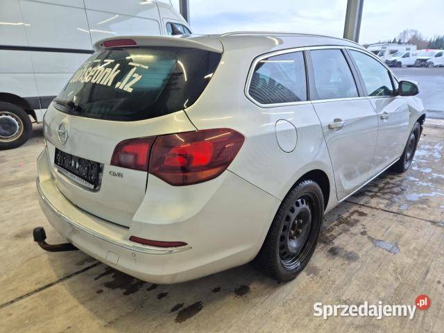 Opel Astra J Innovation kombi mocniejsza wersja bluetooth Opel Tarnów