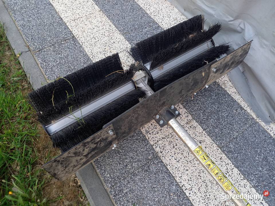 Zamiatarka spalinowa na bazie kosy NAC Lublin