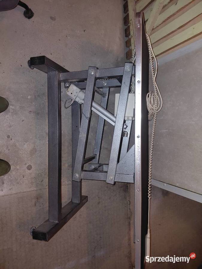 Stół w bardo stanie do strzyżenia i nie Poznań sprzedam