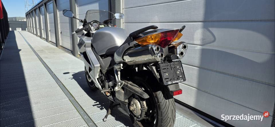 Honda vfr 800 vtec rc46 nieuszkodzony Wróblew