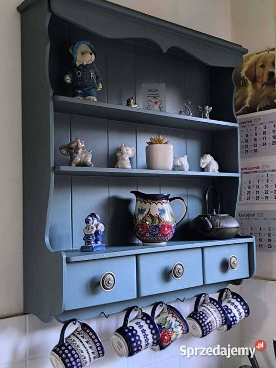 Rustykalne półki kuchenne