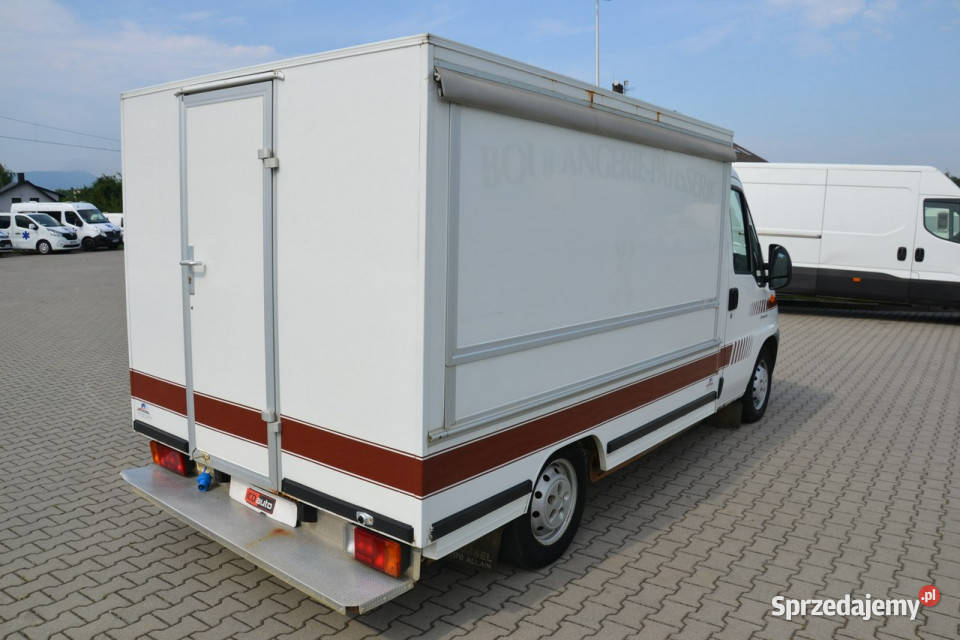 Citroen Jumper sklep food truck witryna pieczywo Kęty