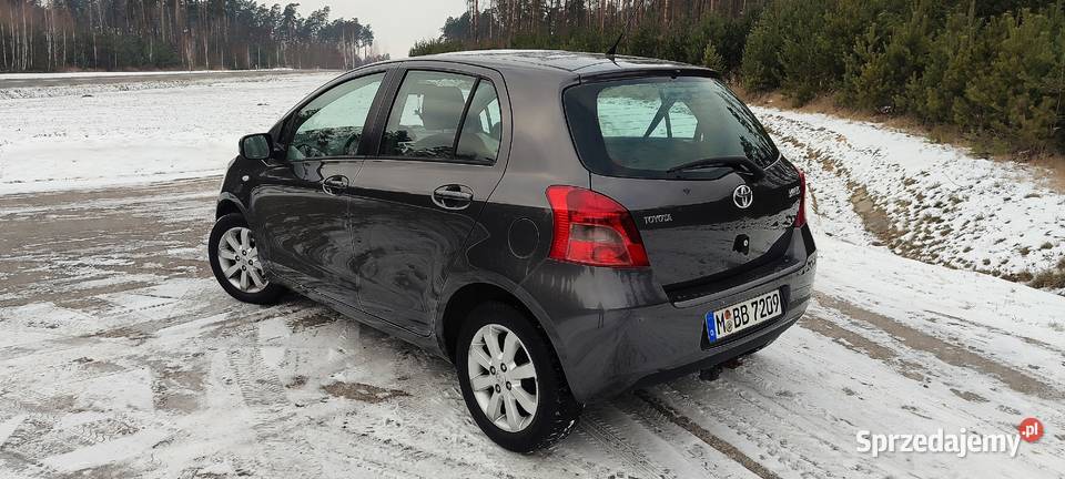 Toyota Yaris 13 benzyna klima hak czujniki Lipsko