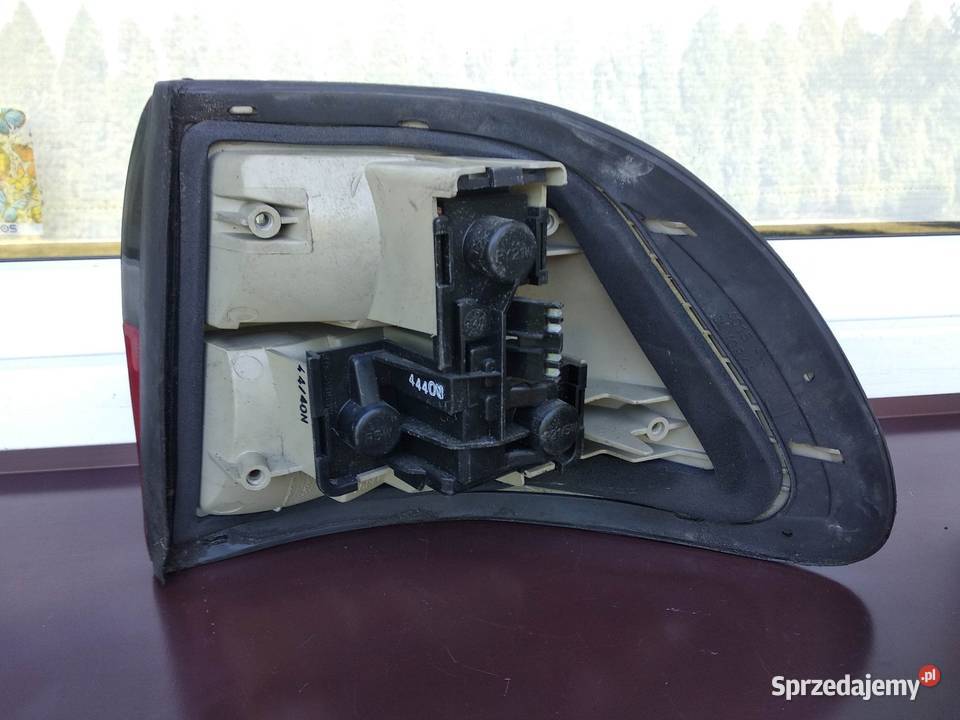 Opel Omega B sedan lampa tył tylna lewa w Części samochodowe łódzkie Sieradz