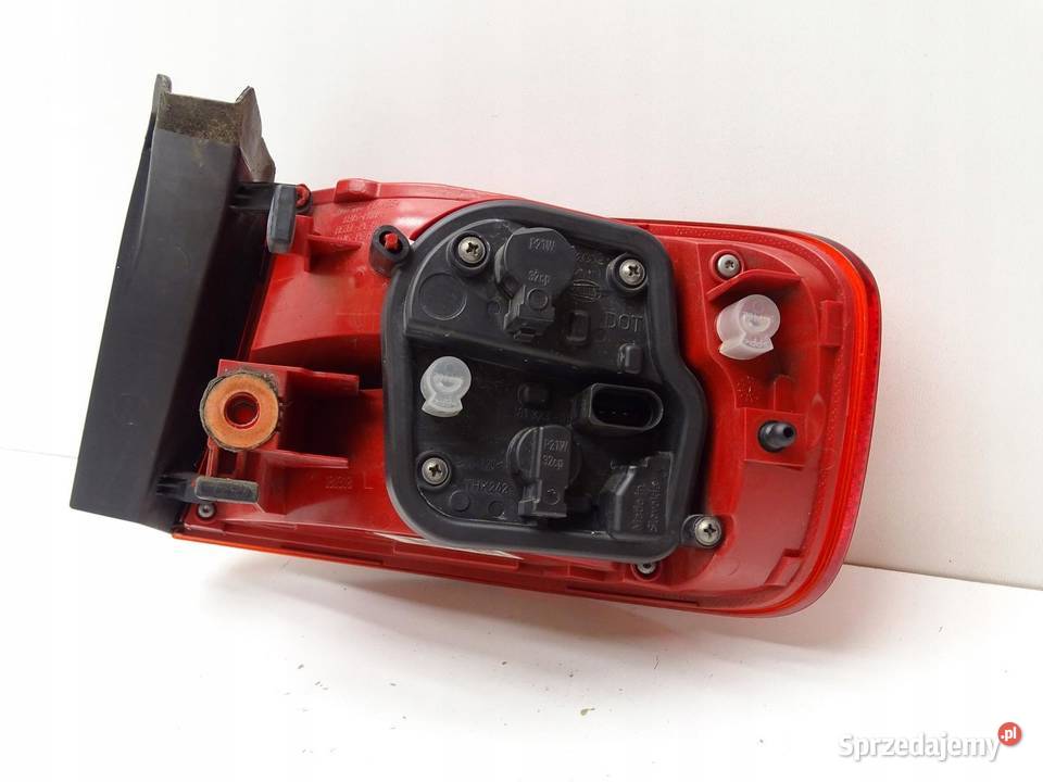 LAMPA LEWA LEWY TYŁ W BŁOTNIK AUDI A4 B8 SEDAN sprzedam
