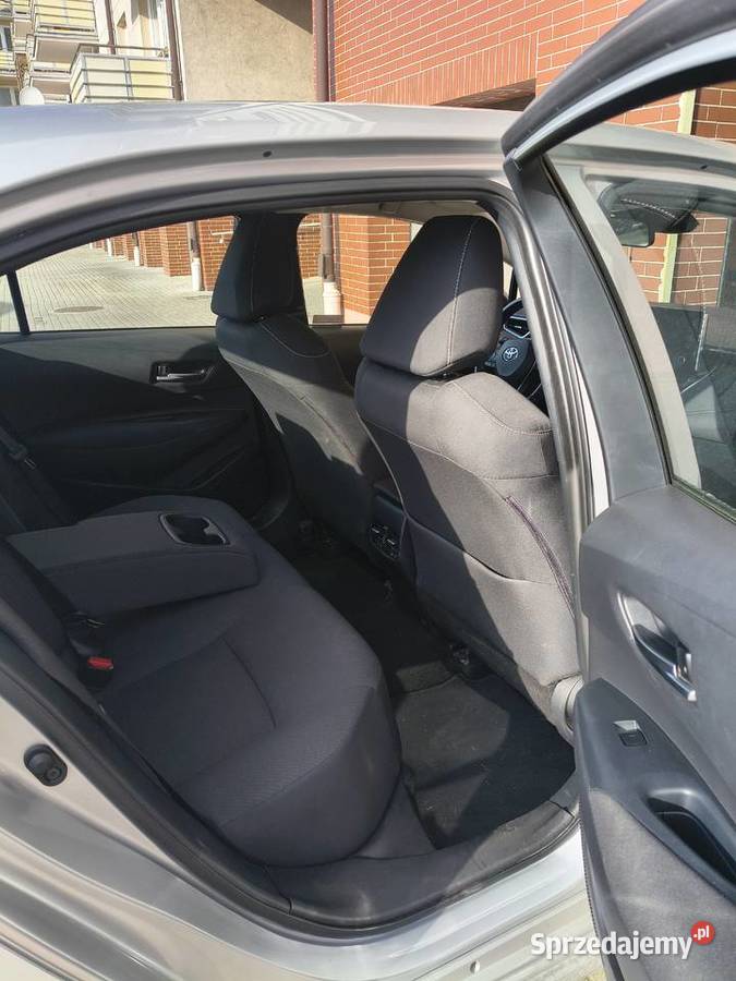 Toyota Corolla sedan 2021r 15 benz srebrna warmińsko-mazurskie Elbląg