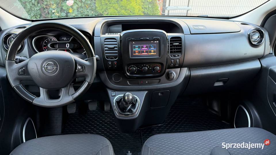 Opel Vivaro LONG 9osobowy Serwisowany STAN isofix Opatów