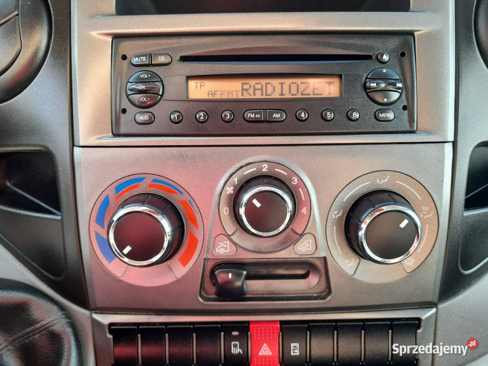 Iveco Daily 35S11 kontener izoterma z windą Lipiany
