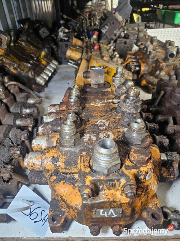 Rozdzielacz hydrauliczny tylni 5 sekcji Case Części maszyn i innych pojazdów Gdynia