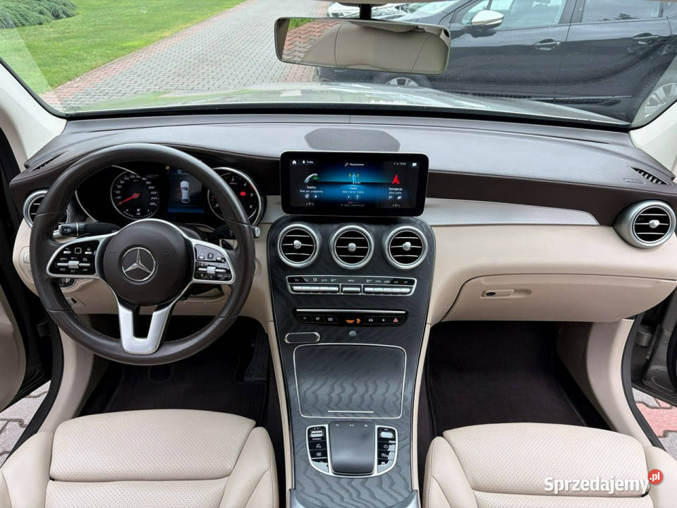 Mercedes GLC 200 Coupe Beżowe skóry Kamera pełny VAT