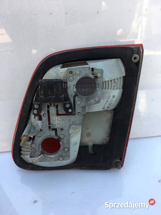 MERCEDES EKLASA W210 LEWA LAMPA W KLAPĘ KOMBI Ostroróg sprzedam