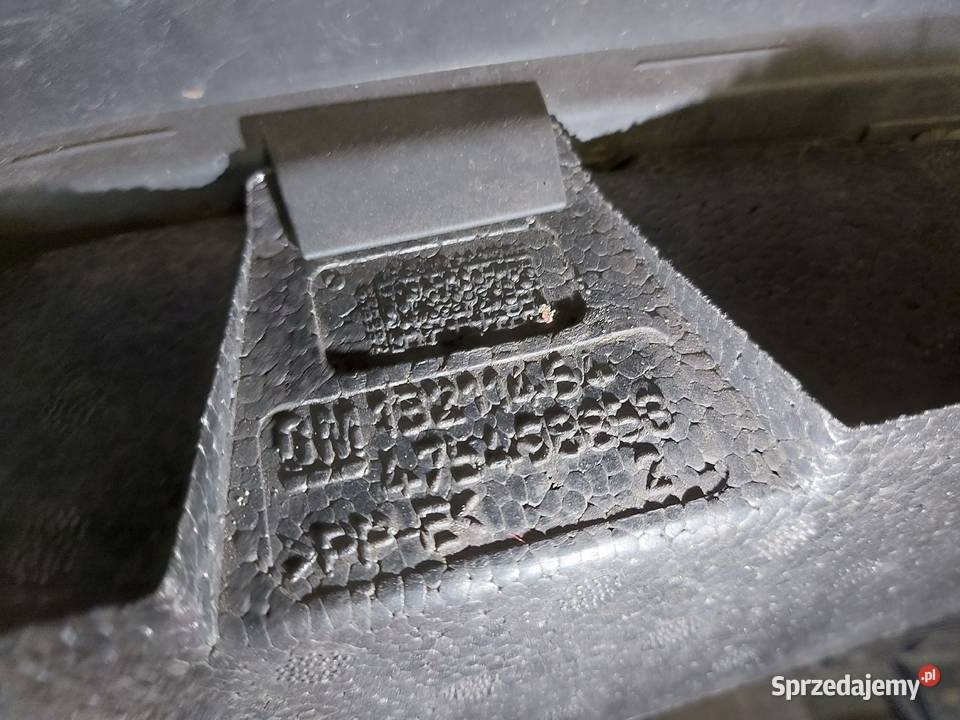 OPEL CORSA D zderzak przód 13211462 osobowe Kielce