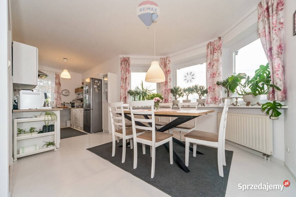 Dom szkoły i przedszkola w Bestwinie Bestwina