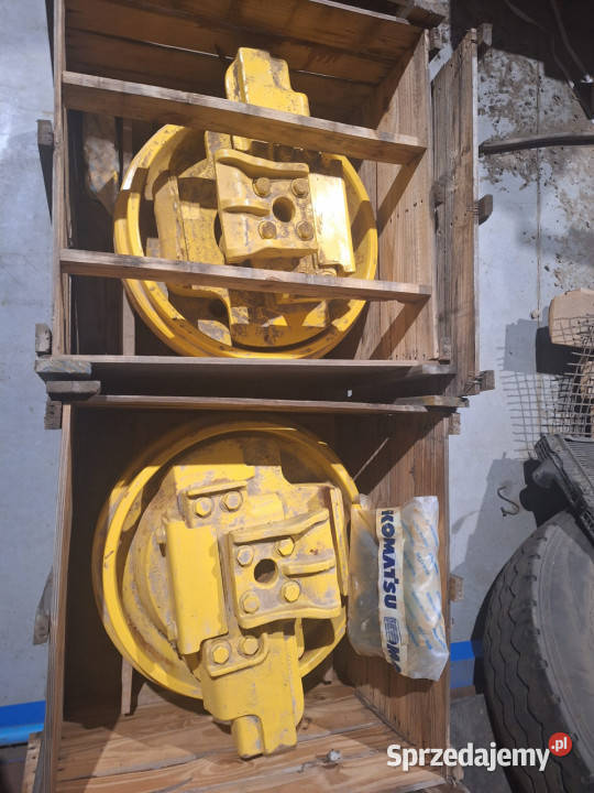 Spych KOMATSU D51PX22 13 100 zestaw nowych rolek Czerkiesy