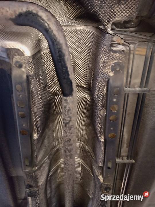 Osłona aluminiowa termiczna tłumika Volvo S40 Rok produkcji 2010 Zduńska Wola sprzedam