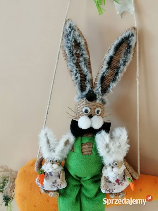 Zabawna dekoracja wielkanocna z zajączkami na Katowice