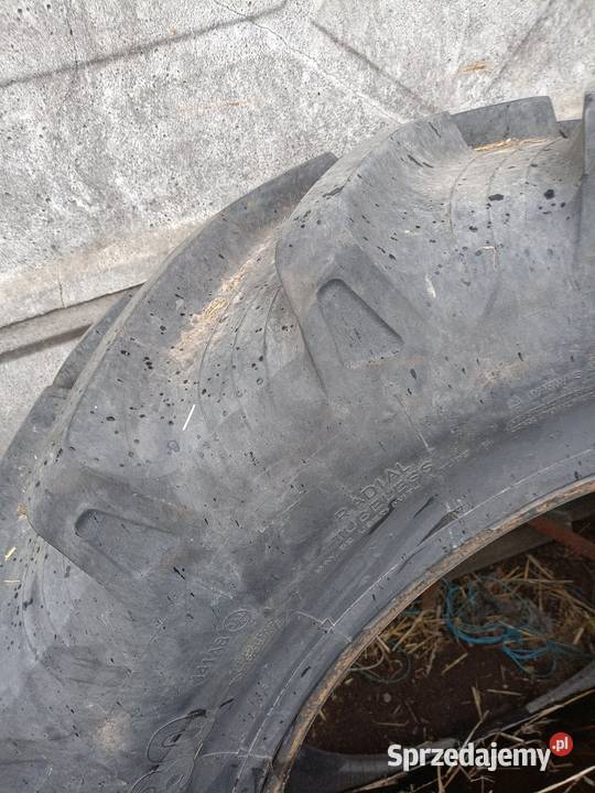 Opony 16930 48070R30 Strojec